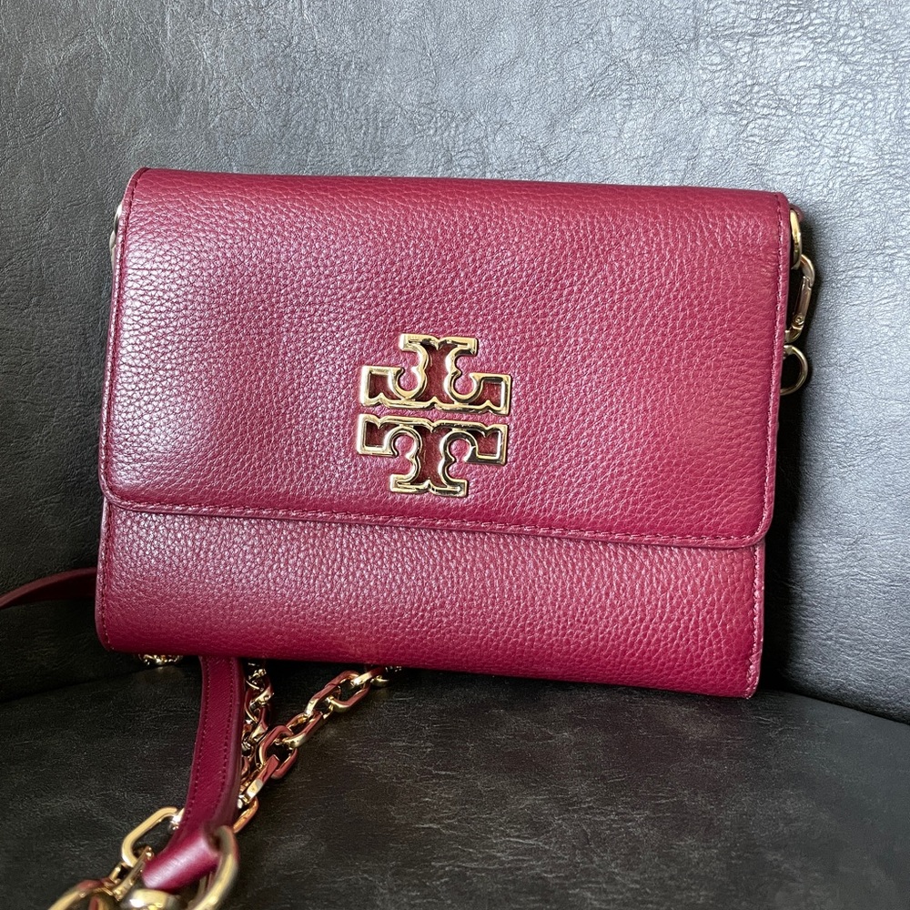 Tory Burch Chain Wallet Crossbody